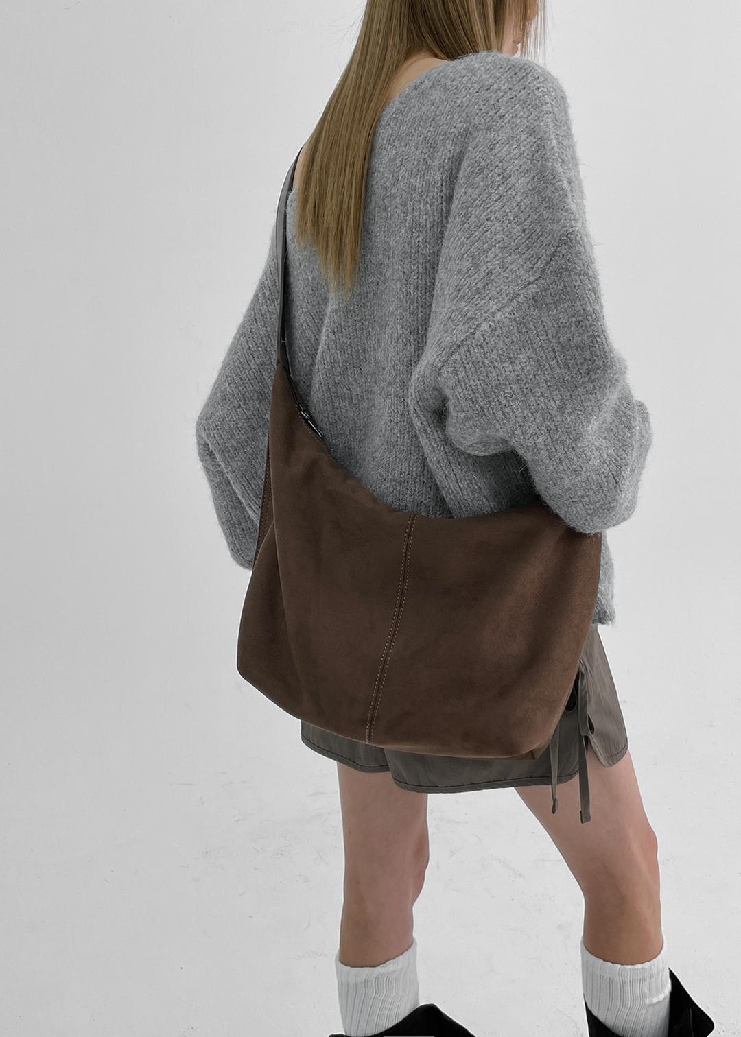 블랙업 카멜리 스웨이드 크로스백