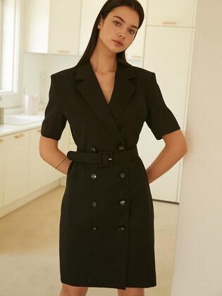 DOUBLE TAILORED COLLAR BELT JACKET ONE-PIECE HALF SLEEVE BASIC BLACK