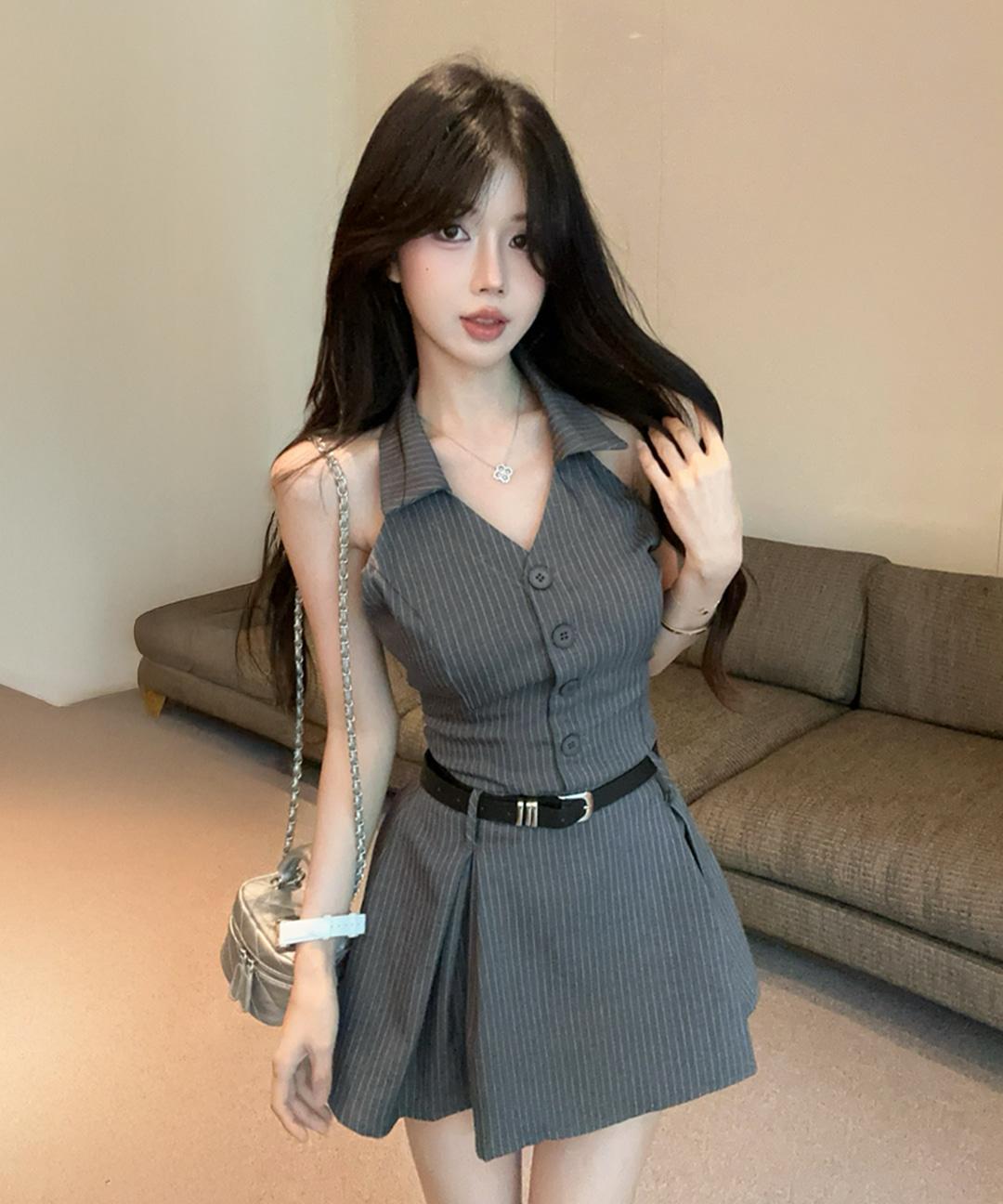 로스트체리 [벨트SET][허리잘록🤍/승모근커버] 리베카 스트라이프 홀터넥 카라 핀턱 미니 원피스 - 2color