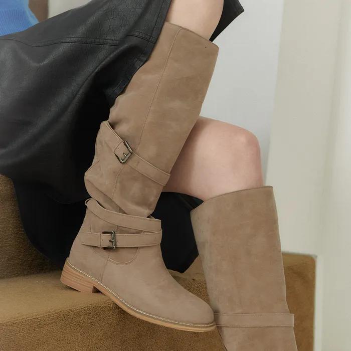 Westie 웨스티 스웨이드 X-버클 스트랩 슬라우치 니하이/롱 부츠 I 2-WAY