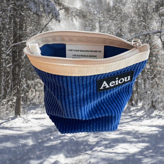 Aeiou Basic Pouch (M size)Winter Night Blue Corduroy