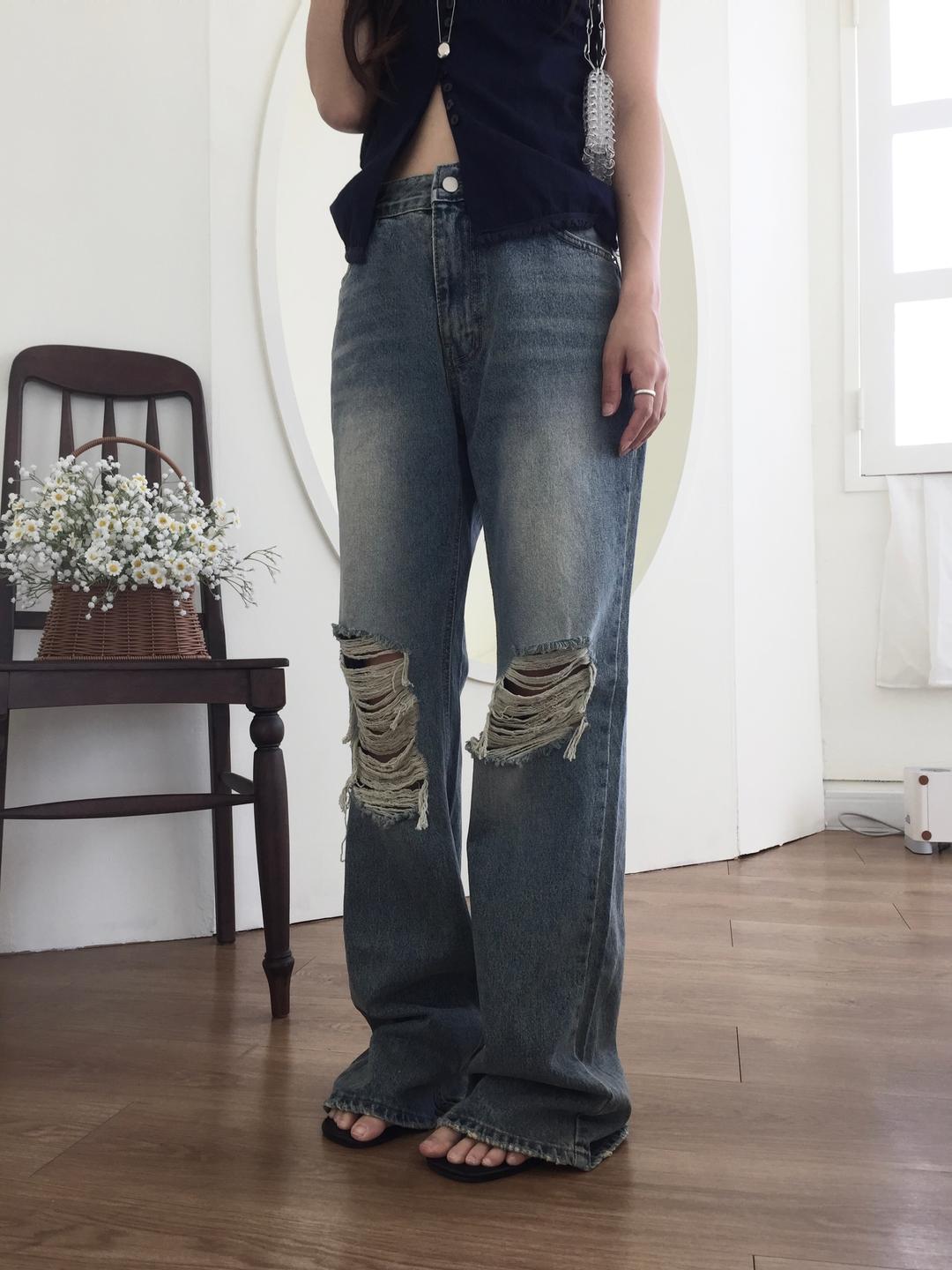 damage denim pants