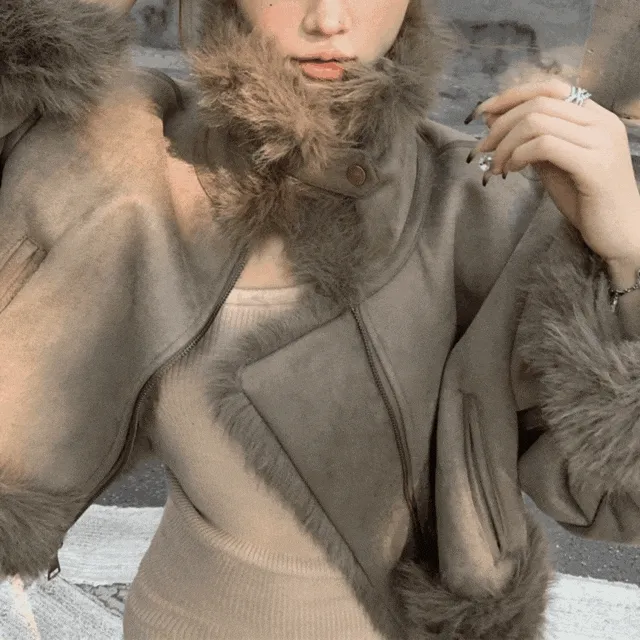 S,M,L 스웨이드 터틀넥 세미크롭 무스탕