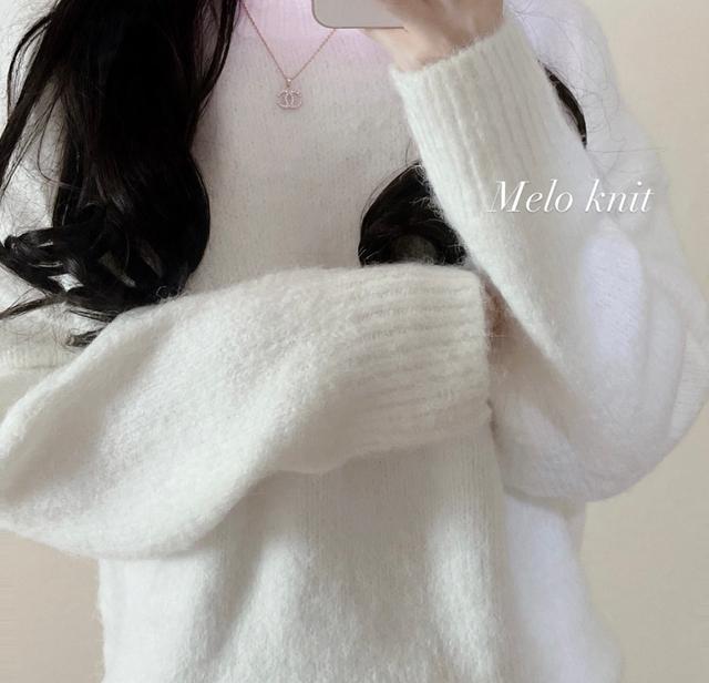 Melo white knit 화이트 니트