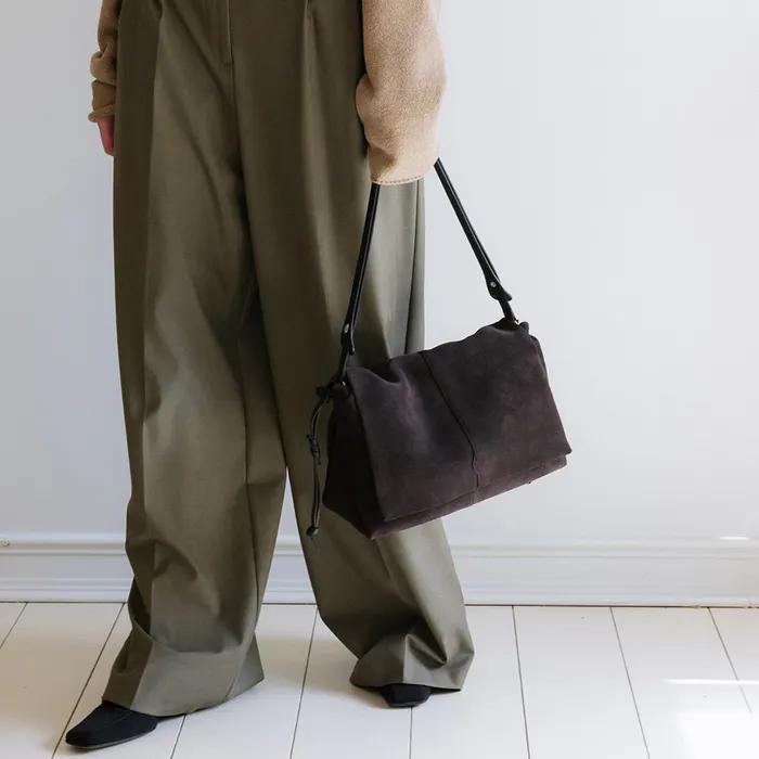 [29CM 단독] Tied Shoulder Suede Brown F031_93