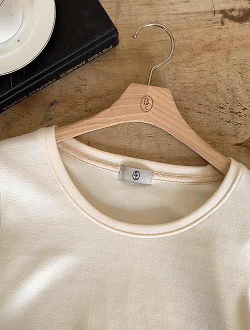 베니토 [양면기모/보송터치/한파까지쭉🌡][1천장돌파][made] 에브리데이 크리미 엑스트라웜 핫팩 발열기모 티셔츠 (겨울/크리스마스/데일리/히트텍/겨울기본티/기모티/히트텍티/데일리룩/)