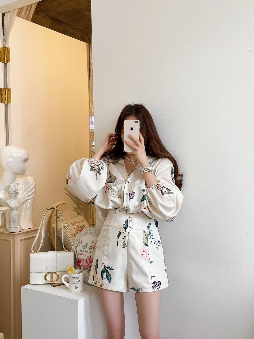 (무배) 샹그리아 플라워 셋업 투피스 SET (블라우스&하프팬츠/하이웨스트,퍼프,셔링) [비비아레이디]