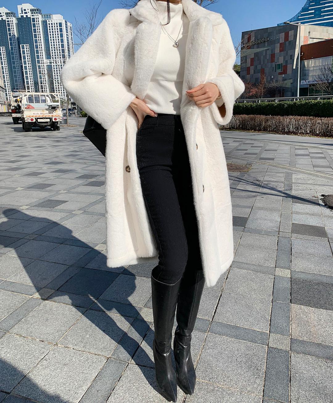 [무료배송] 카라 페이크퍼 롱기장 무스탕코트(2col)