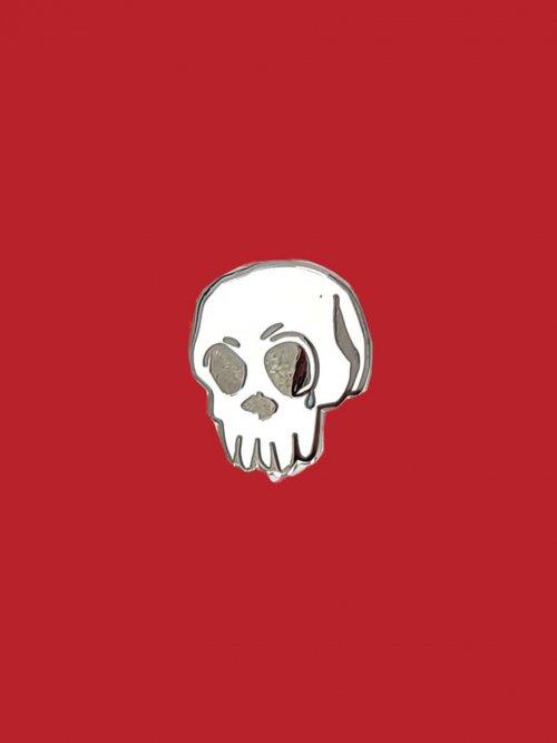 CRYING SKULL 핀 뱃지