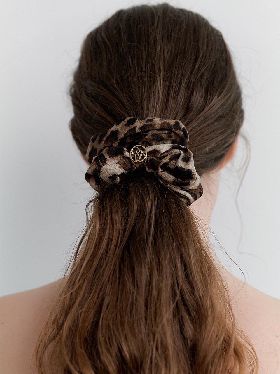 오블라 Leopard symbol scrunchie HS025