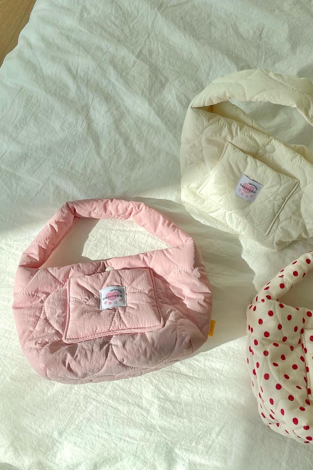 온오프독 페페 누빔 미니 산책가방 (3-4일 배송기간 소요)