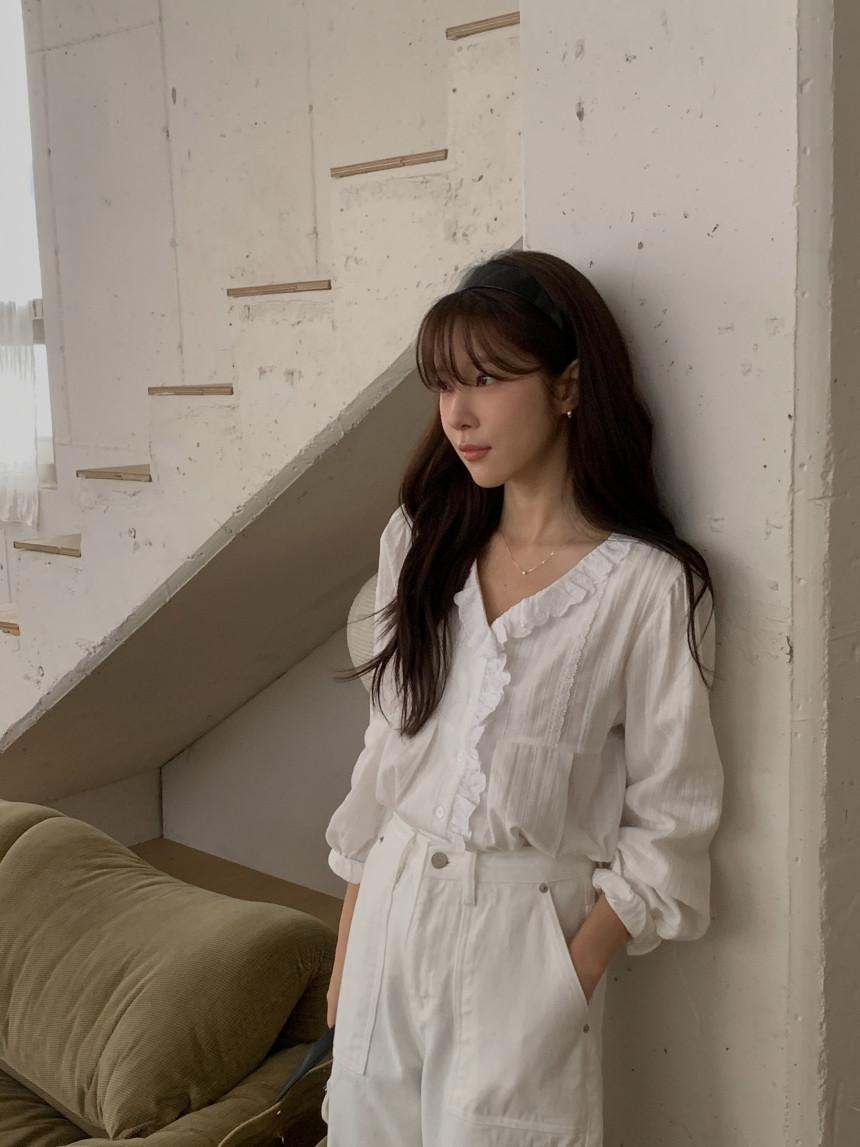 런던플랏 여성프릴블라우스 봄신상 간절기 레이스 벌룬소매 핀턱 셔츠 남방 로렐블라우스