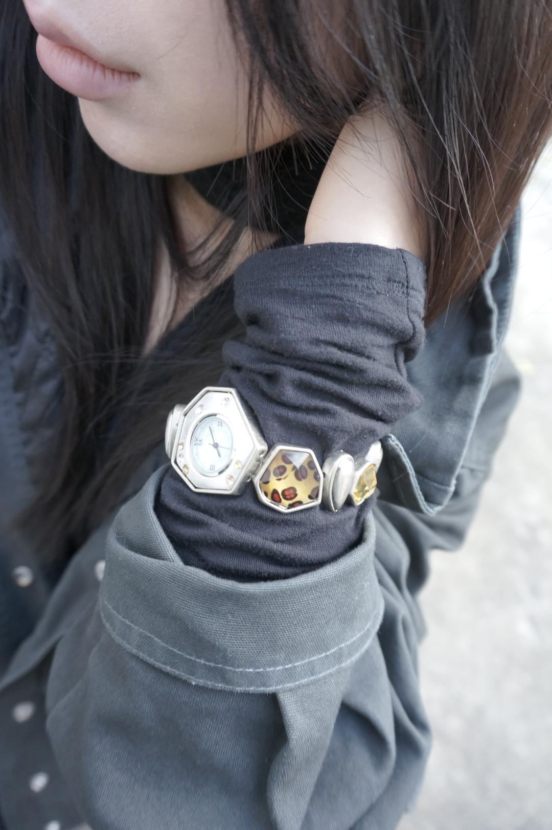 Big Cubic Bangle Watch