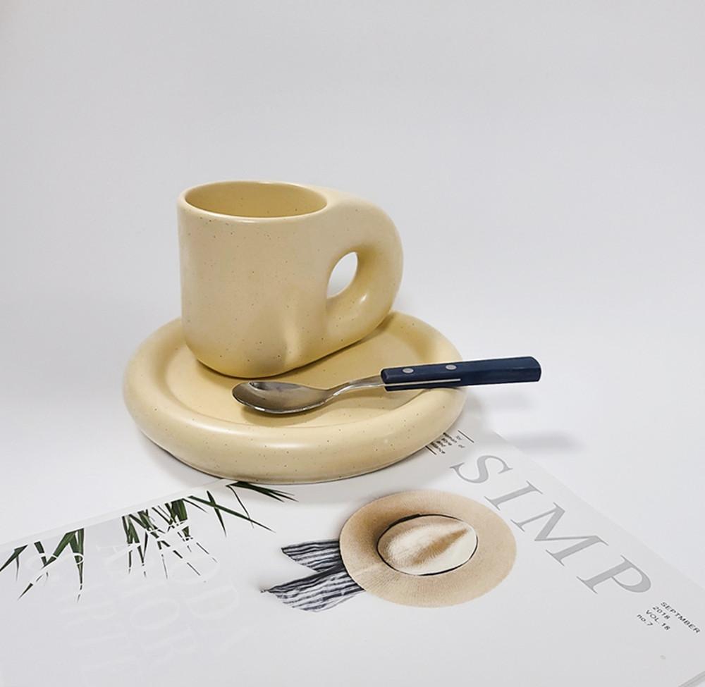 뭉툭 달마시안 베이지 접시 머그컵 홈카페 세라믹 디저트 샐러드 감성 집들이 선물