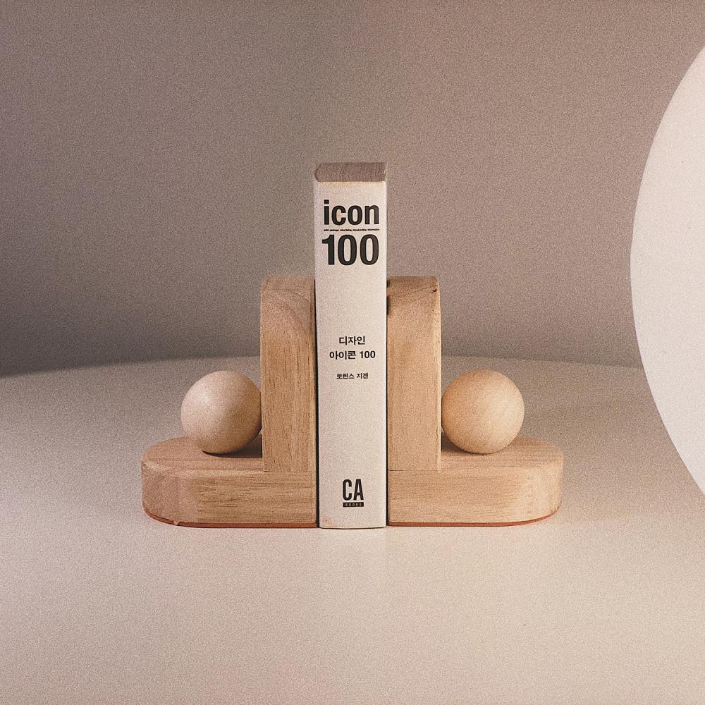 20th century Art deco 작은 북앤드 2p