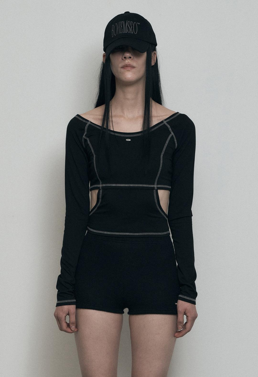 [ 순차 발송 11/23 ~ ] SIDE CUT - OUT LONG SLEEVE, BLACK