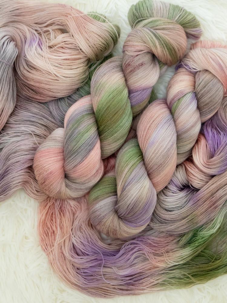 낙화 Classic Lace 손염색실 핸드다잉얀 스너기앤울리 뜨개실