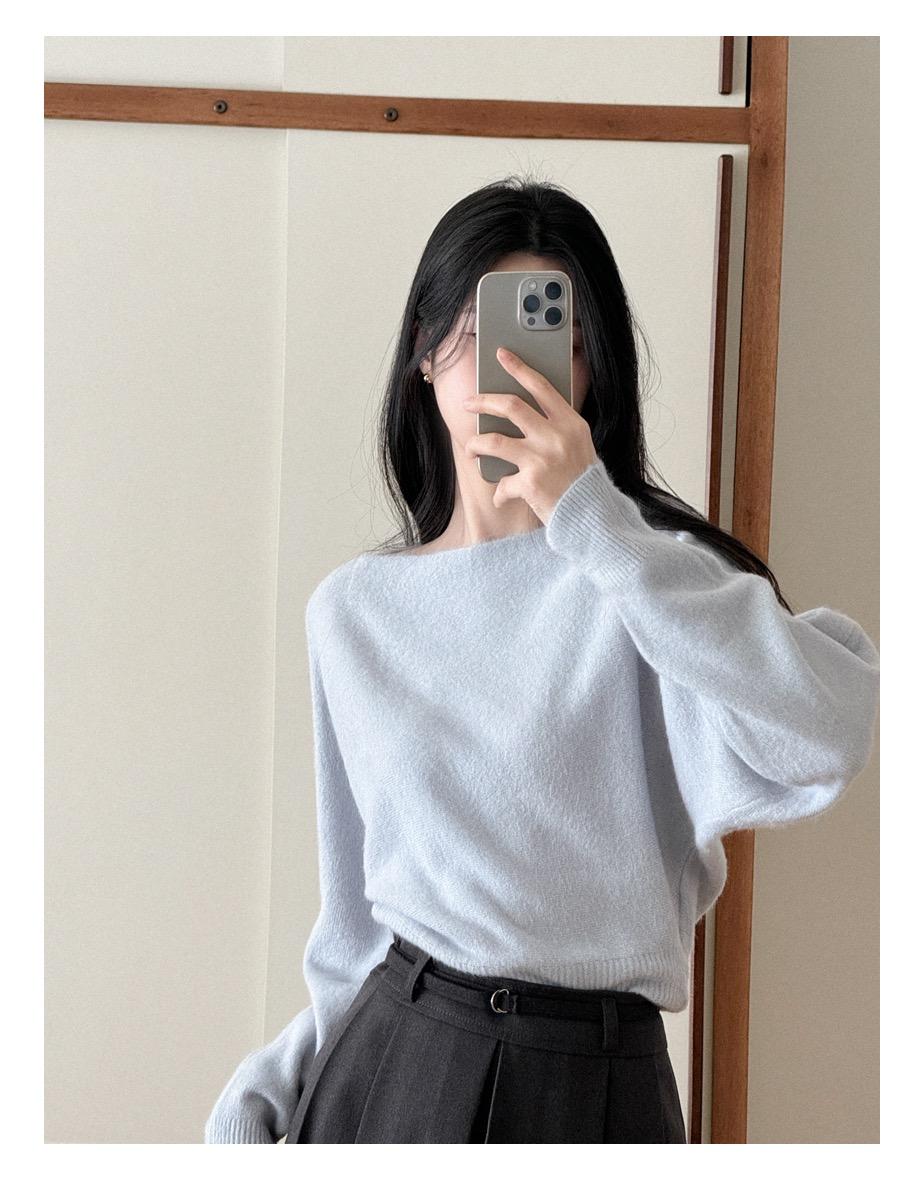 [1차 수량 품절/ 7일소요] 퓨어 립 보트넥 니트 [라이트블루]