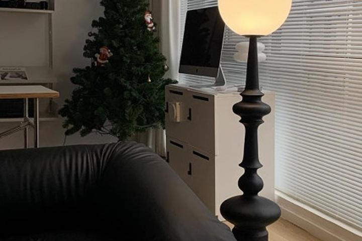 [해외] 블랙 체스 플로어 램프 장스탠드 침실 거실 원형 바우하우스 조명