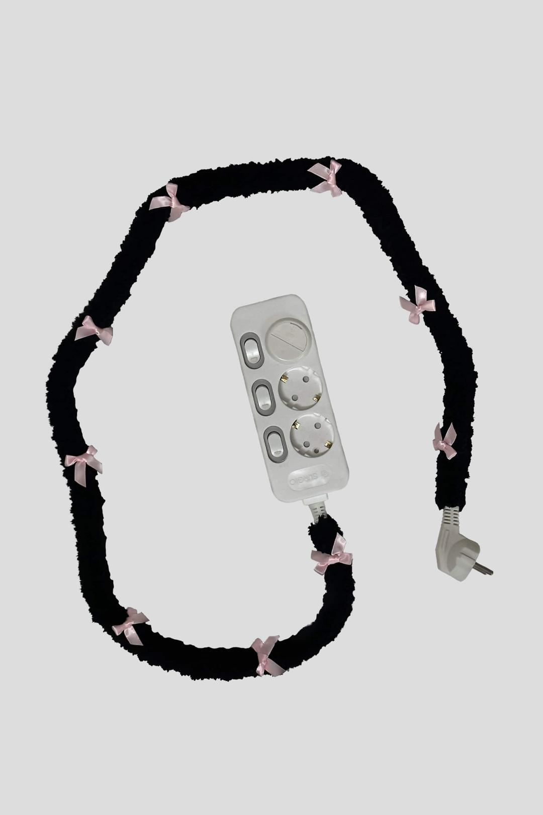Fuzzy multi-tap_Ribbon_Black (Pink)