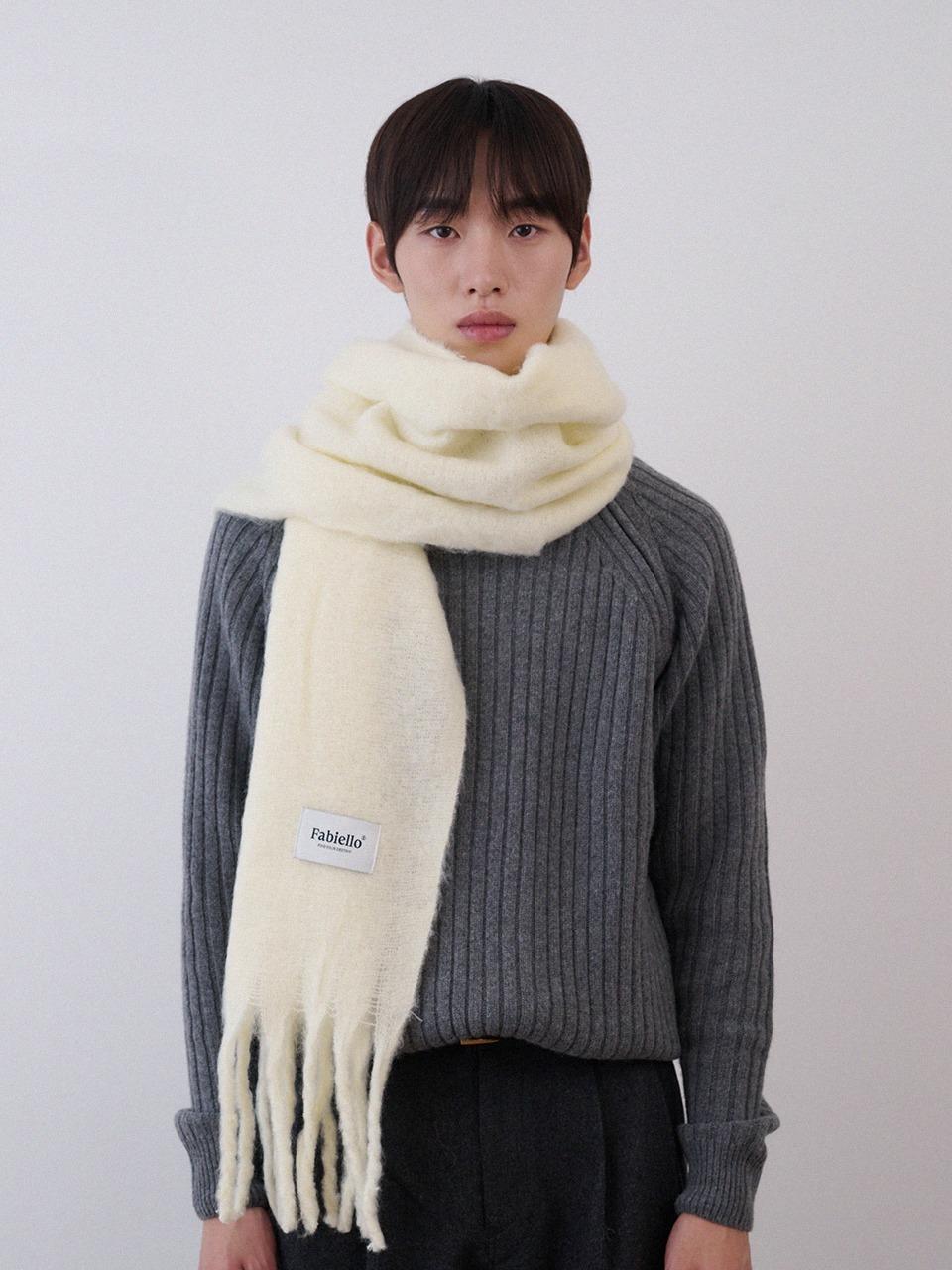 Cloud muffler (ivory)
