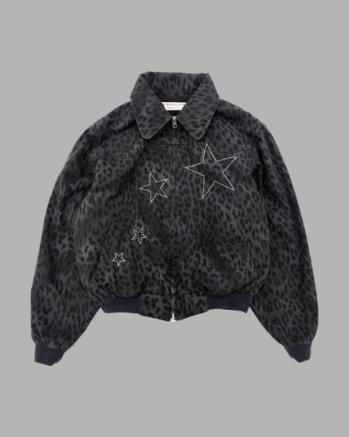 더뮤지엄비지터(THEMUSEUMVISITOR)  HOT FIX LEOPARD WORK JACKET (CHARCOAL) - 사이즈 & 후기 | 무신사