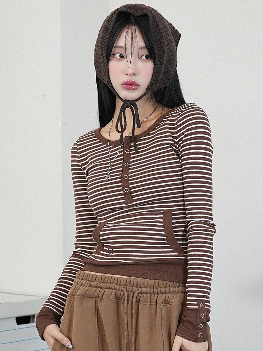 Four botton striped T-shirt (Brown)
