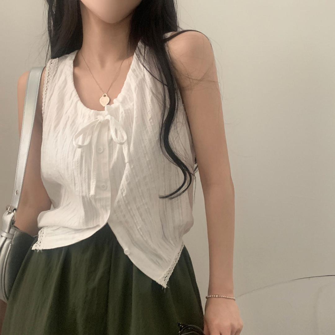 슈가파우더 [최저가🕊/청순무드] 체리 펀칭 레이스 스트링 나시 블라우스 - 2color