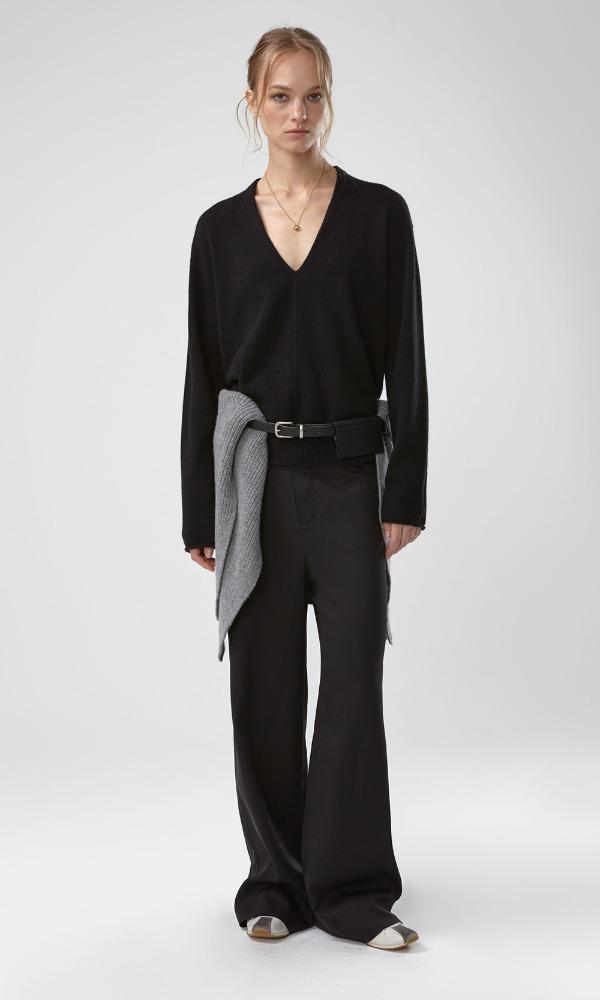 WHOLEGARMENT DEEP V-NECK KNIT (BLACK)