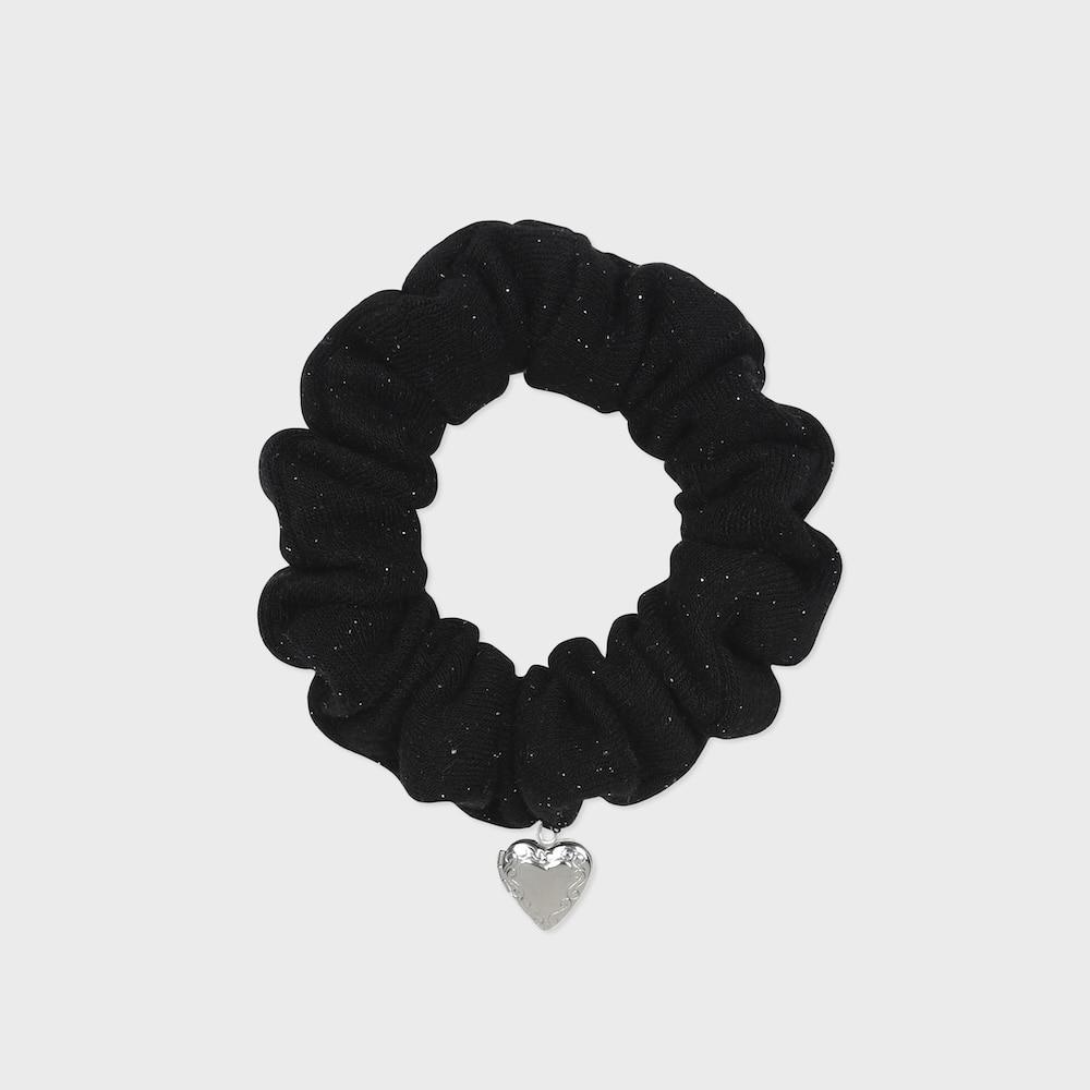 heart charm mini hair scrunchie black