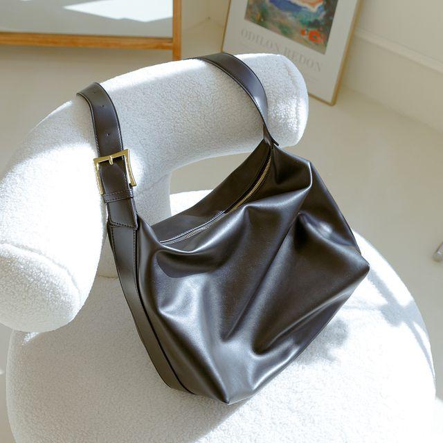 대학생 노트북 빅사이즈 호보백  20대 가방 데일리 숄더백 큰가방 하프문백 바게트백 4color