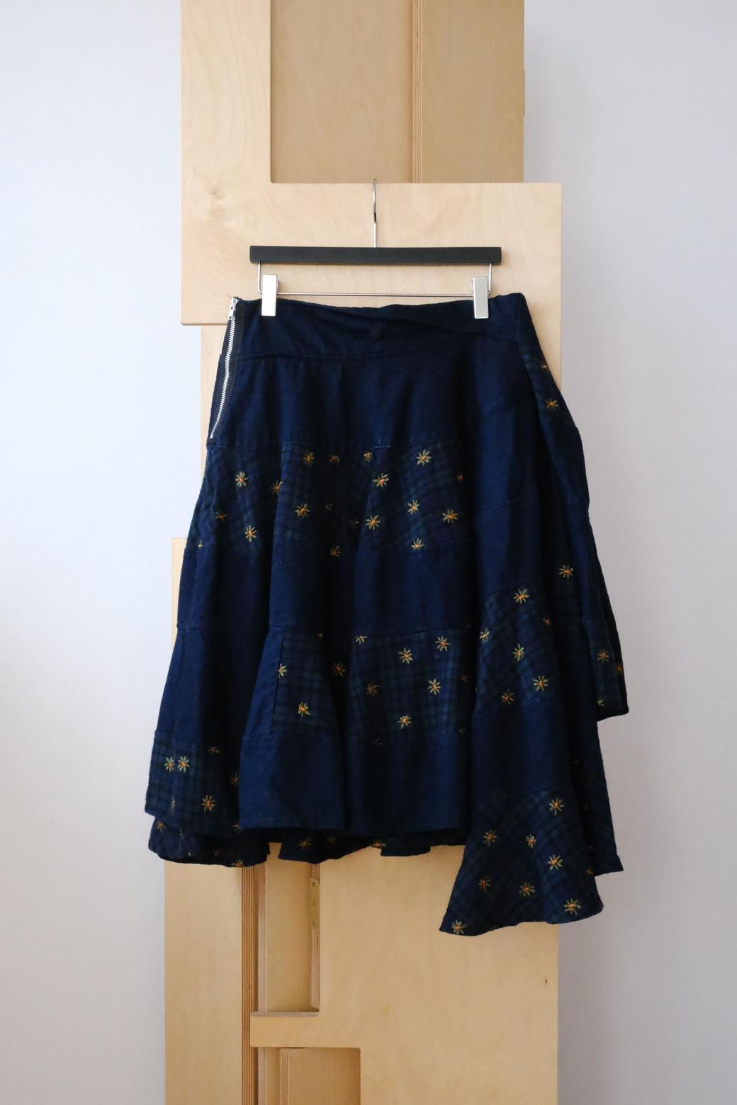 tricot COMME des GARÇONS 2017 Flower Embroidery Asymmetric Skirt