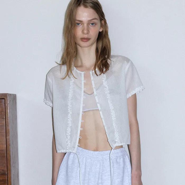 STRIPE SHORT RUFFLE BLOUSE, WHITE