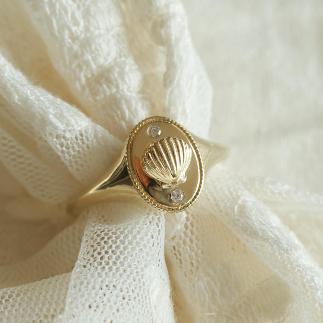Venus signet ring
