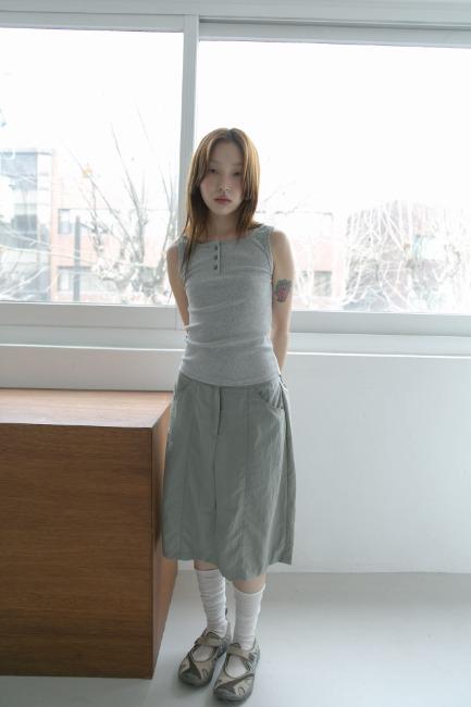 오무수히 button golgi sleeveless(4colors)