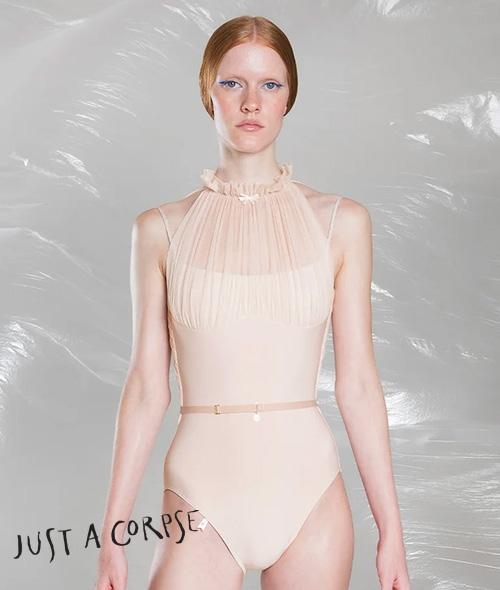 JAC - RUCHED DOLL mockneck