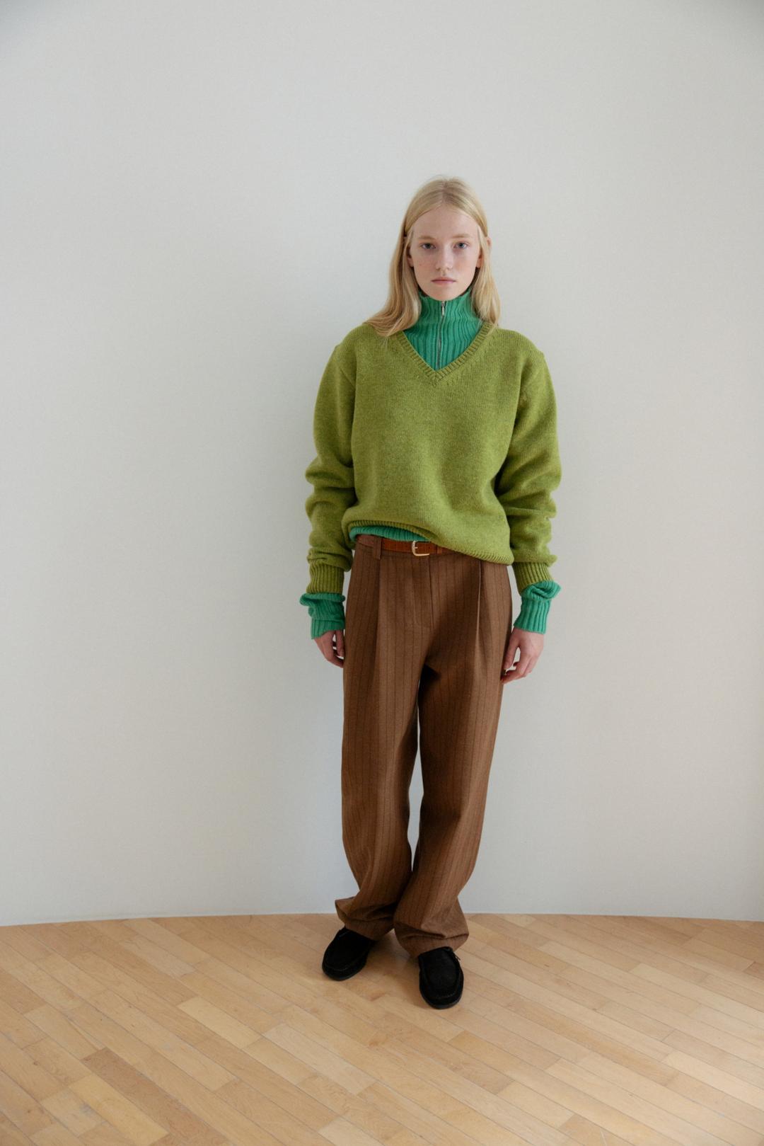 Pine V-neck Knit (olive)