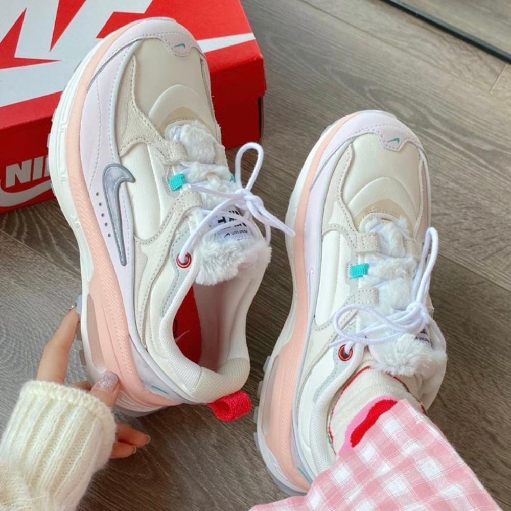 나이키 에어맥스 블리스 윈터 래빗 퍼 스니커즈