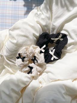 ribbon scrunchie