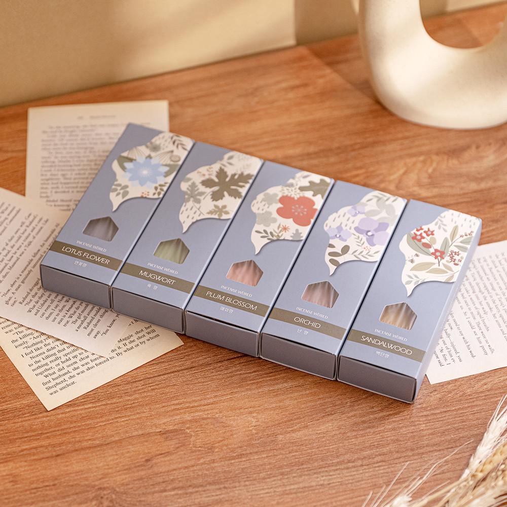 우리집 작은 정원 백단 매화 연꽃 난 쑥 편백 인센스스틱 선향