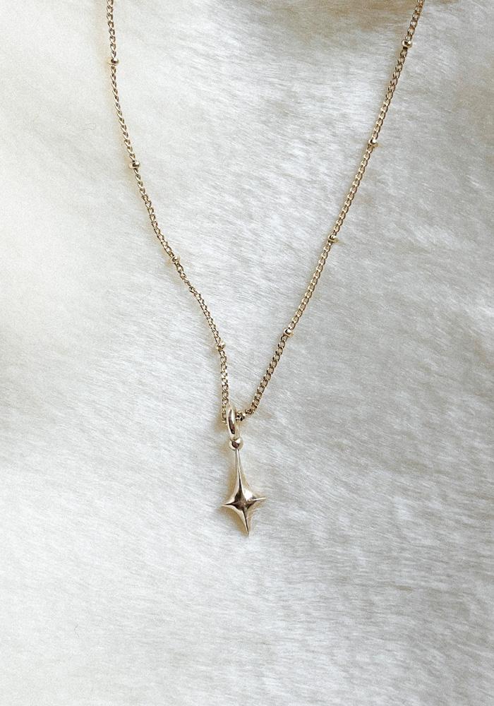 [더보이즈 영훈님 착용] Single star Necklace - Gold