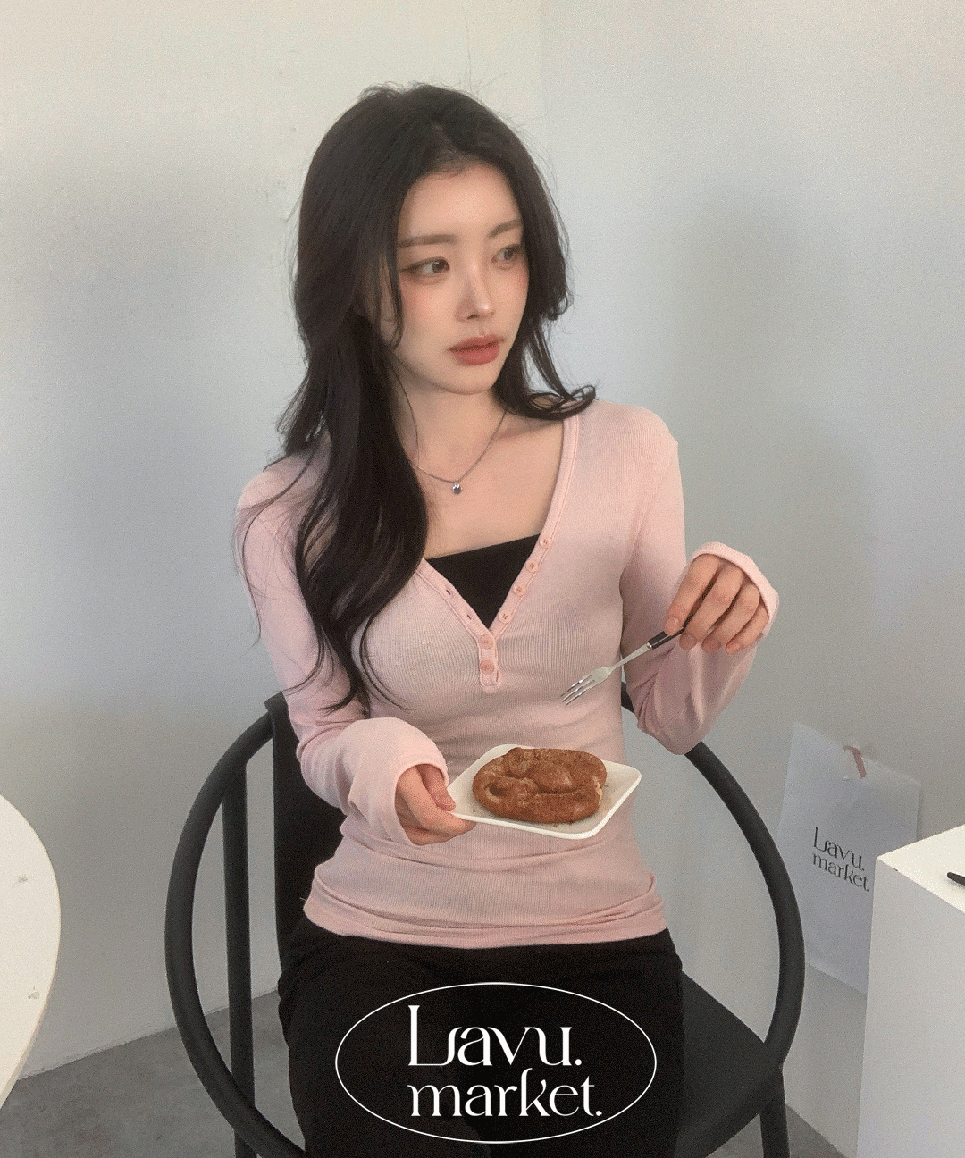 라뷰마켓 여신강림🌸 보보 브이넥 골지 스판 슬림핏 긴팔티 6color [단추티/브이넥긴팔/레이어드긴팔/핑크티/벚꽃룩]