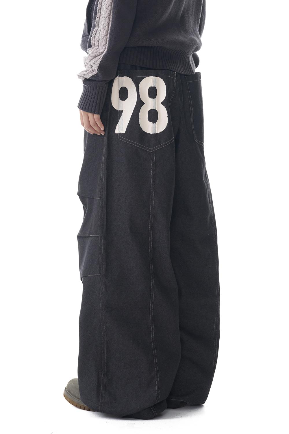 98 Printed Knee Pin-tuck Denim Pants (Black)