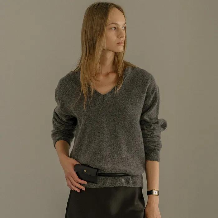 Loose fit V-neck knit KNFW02SW01_Deep gray