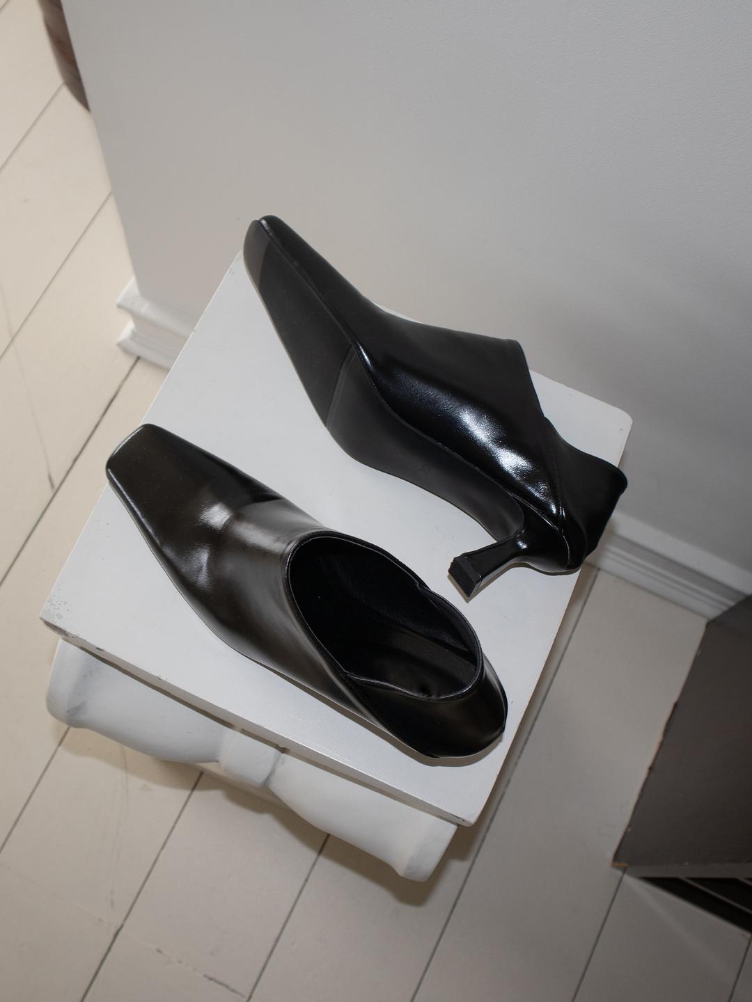 SQUARE TOE HEELS (2COLORS)