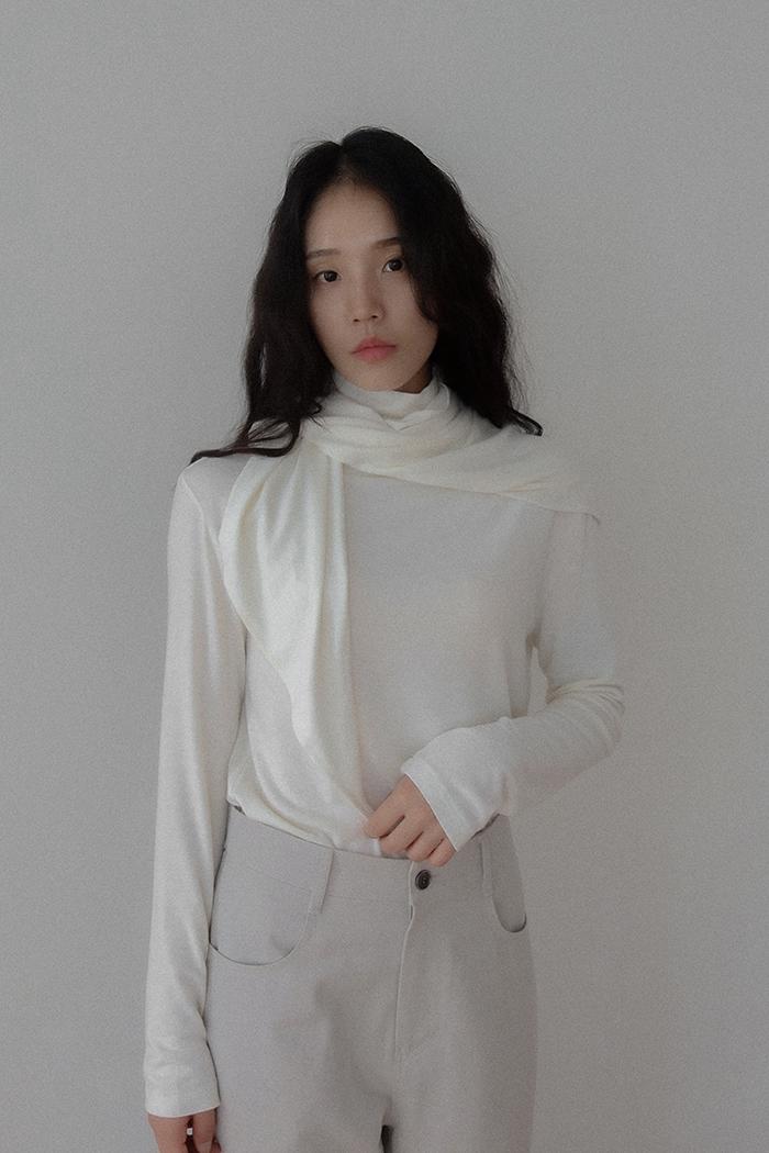 WOOL TURTLE NECK WITH SCARF - IVORY