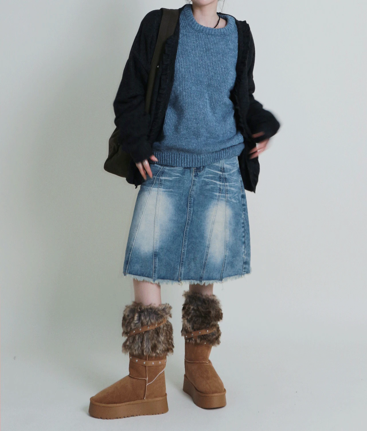 튜니 베이직 라운드 긴팔 니트