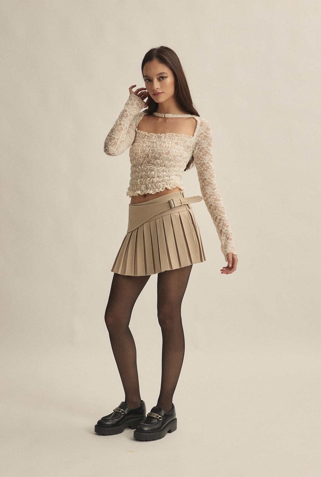 Choker lace top