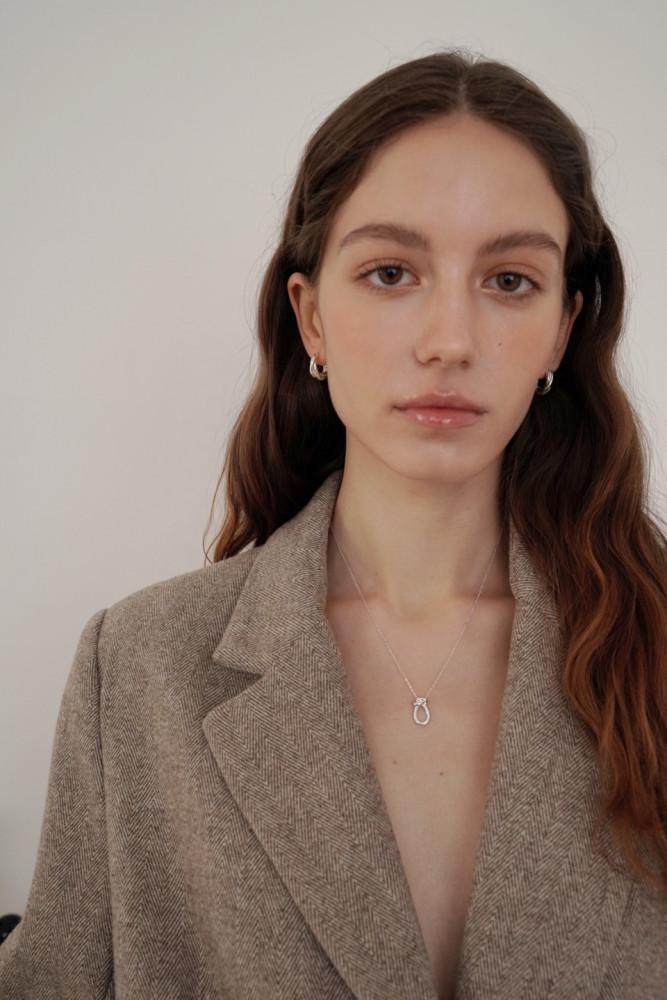 [카리나 홍은채 착용] Classic Curve Earrings 클래식 커브 이어링 : justLoveR.