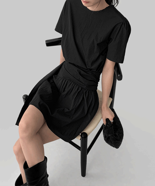 매니크 [무료배송] 플로엔 스트랩 미니 원피스